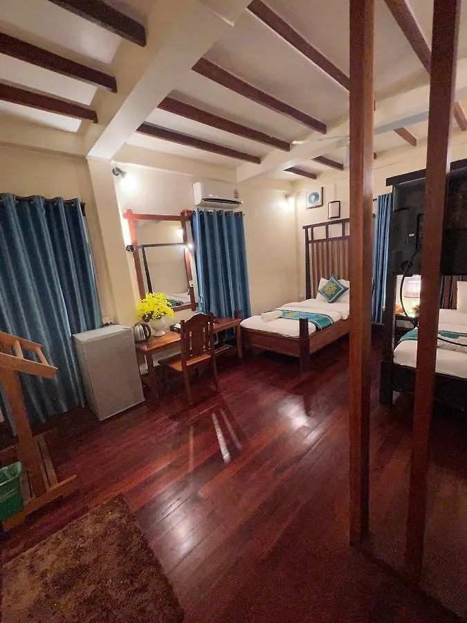 Chaluenxay Xiengthong Place 호텔 루앙프라방 3*,